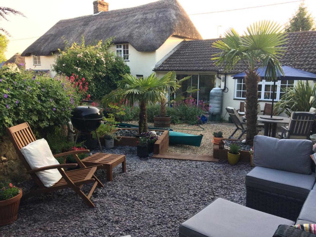 Guest Suite At 31 Little England Milborne Saint Andrew Εξωτερικό φωτογραφία