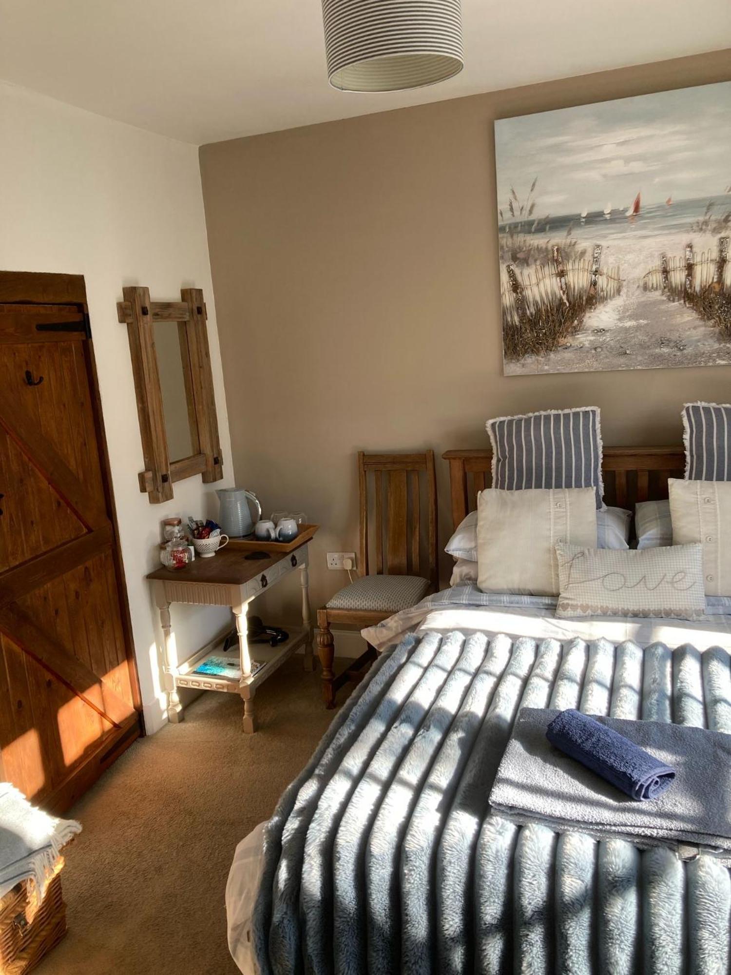 Guest Suite At 31 Little England Milborne Saint Andrew Εξωτερικό φωτογραφία