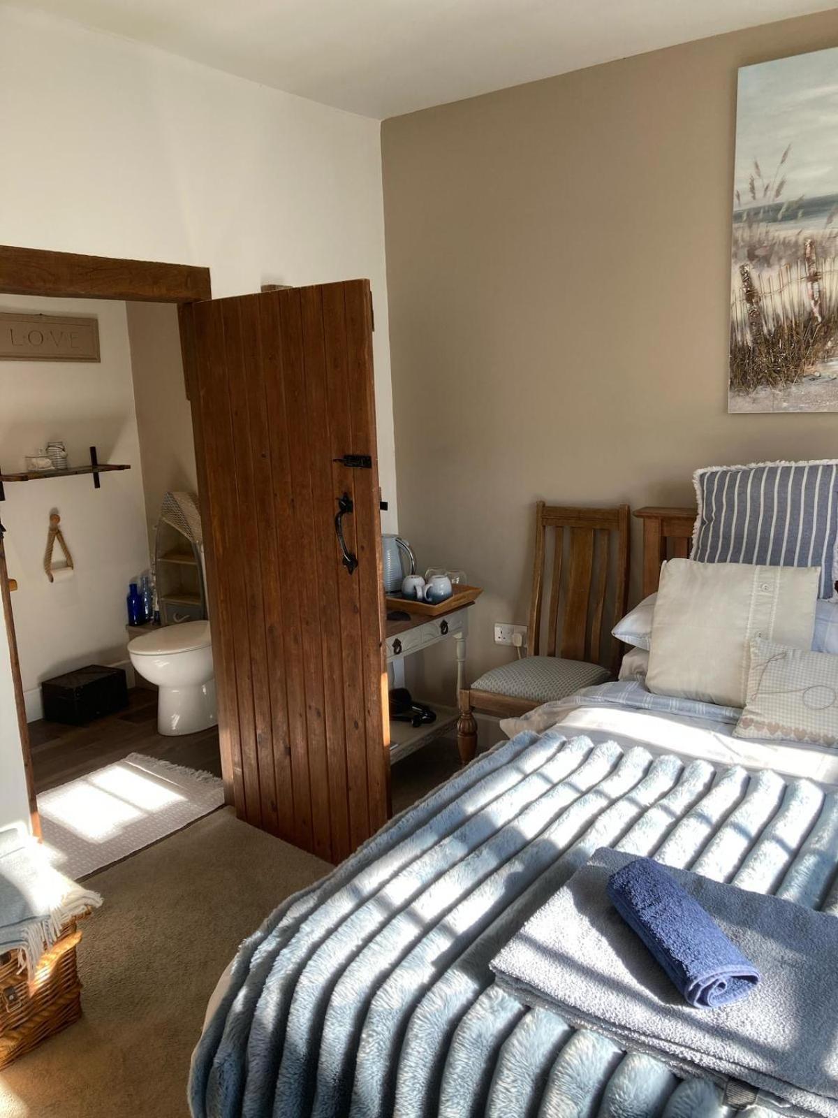 Guest Suite At 31 Little England Milborne Saint Andrew Εξωτερικό φωτογραφία